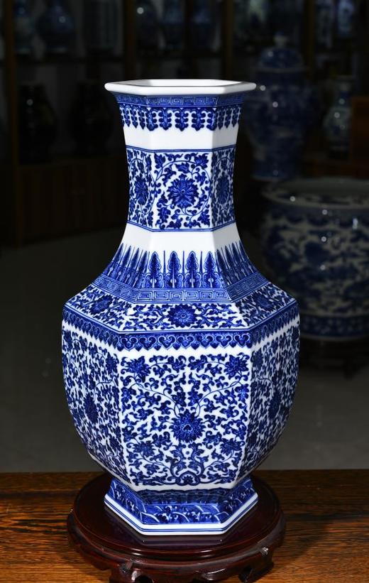 青花缠枝莲纹六方镶器 商品图0