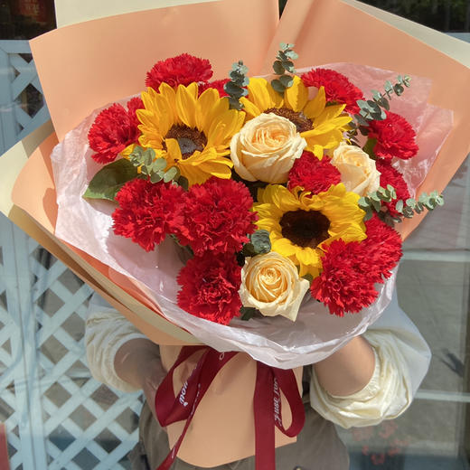 【幸福快乐】康乃馨主题温暖花束 商品图0