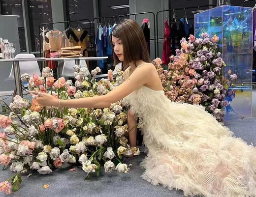 立体格纹流苏吊带连衣裙 商品图1