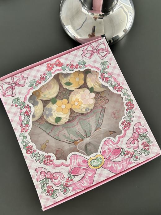 甜蜜花束 · 纸杯蛋糕礼盒 商品图1