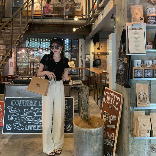 金蘑菇菇【甜心初恋t】巨显瘦实穿刚需v领翻领拉链小短款t恤 商品图1