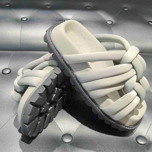 LFGJ 15005 厚底编织面包拖鞋 商品图3