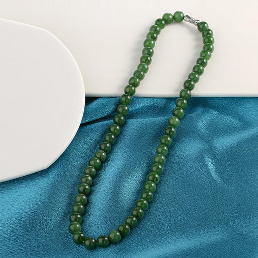 【宏艺珠宝】天然和田碧玉项链（自带天然铁元素黑点，介意勿拍）﹝主体为晶石类、有机宝石类、天然玉石类产品不支持以旧换新﹞ 商品图7