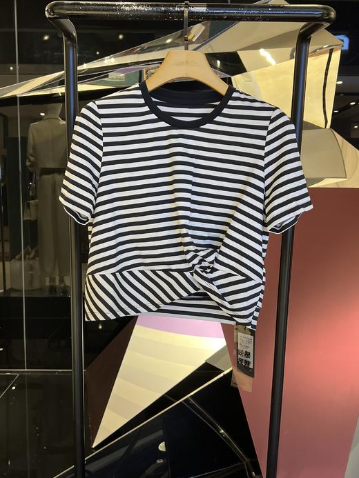 黑白条上衣 商品图0