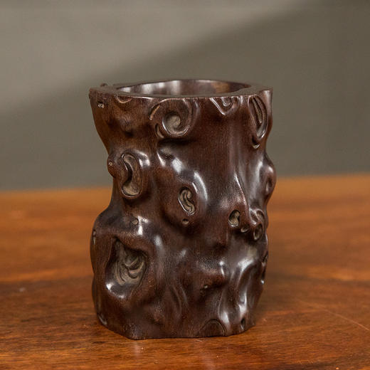 清 紫檀木雕树瘤笔筒 商品图4