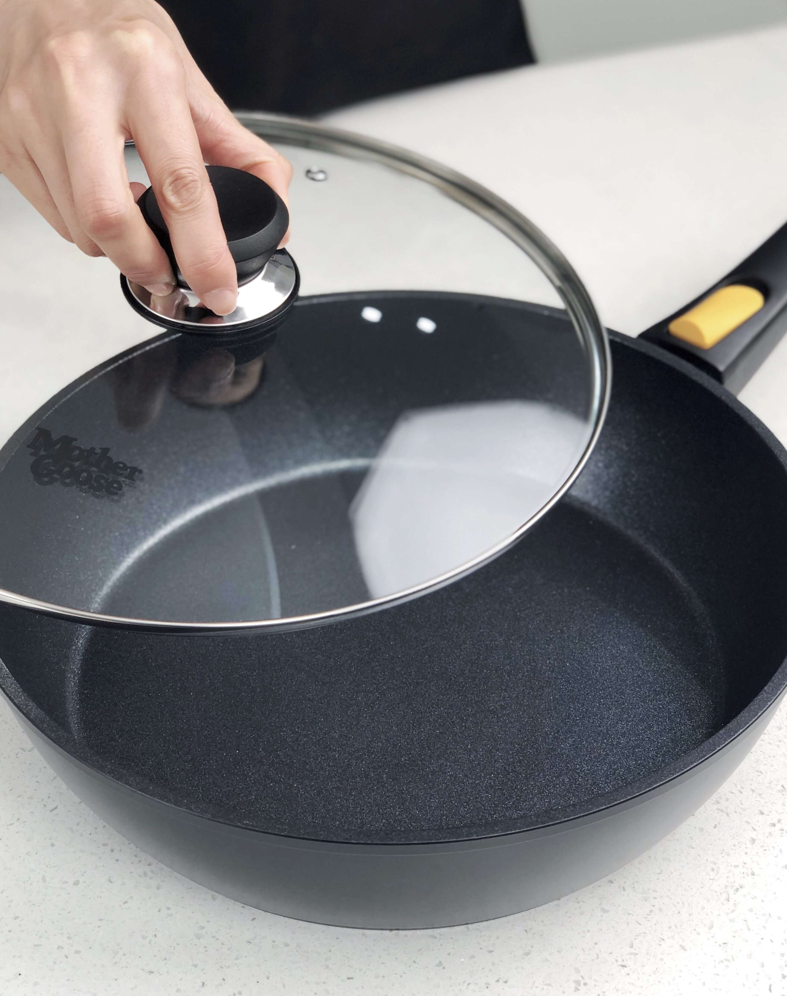 【特惠价】鹅妈妈钛钻不粘锅