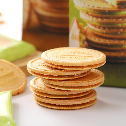 日本进口阡朋红帽子抹茶味夹心曲奇薄脆饼干91.6g/袋 商品图1