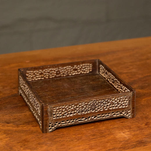 清 黄花梨透雕卷草纹方形呈盘 商品图1