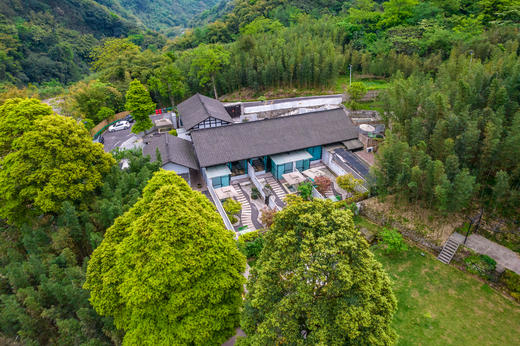 【超值特惠-峨眉山250号】单房预定，699元起住温泉私汤房，峨眉竹林里的避世民宿，报国寺，地暖，hlct 商品图2