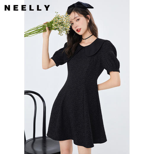 NEELLY纳俪不对称设计翻领连衣裙女泡泡袖A字裙中长款收腰小黑裙 商品图0