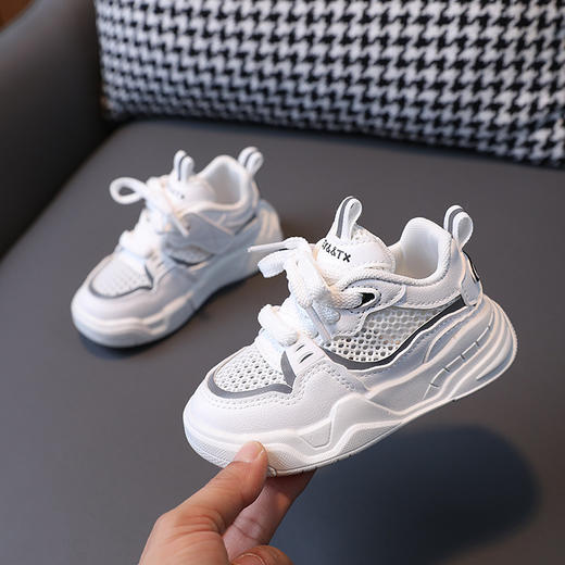 【潮酷ins！镂空透气小白鞋】夏季新款镂空透气鞋 时尚舒适  便捷魔术贴  防滑耐磨 小孩儿童鞋子 男童板鞋 女童休闲鞋 幼童潮鞋小白鞋 商品图2