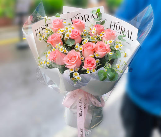 【爱意心选】11支戴安娜玫瑰洋甘菊 混搭花束 限量50单七夕晚10点前送达 （不支持指定时间配送）三环外地区不配送 折花花卉 商品图2