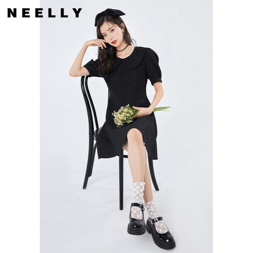 NEELLY纳俪不对称设计翻领连衣裙女泡泡袖A字裙中长款收腰小黑裙 商品图3