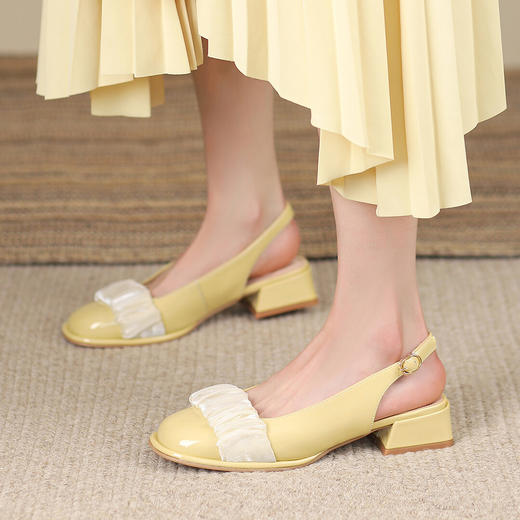 品质好货 | Safiya/索菲娅2023新款夏季女鞋羊剖层革一字扣凉鞋女鞋 商品图1