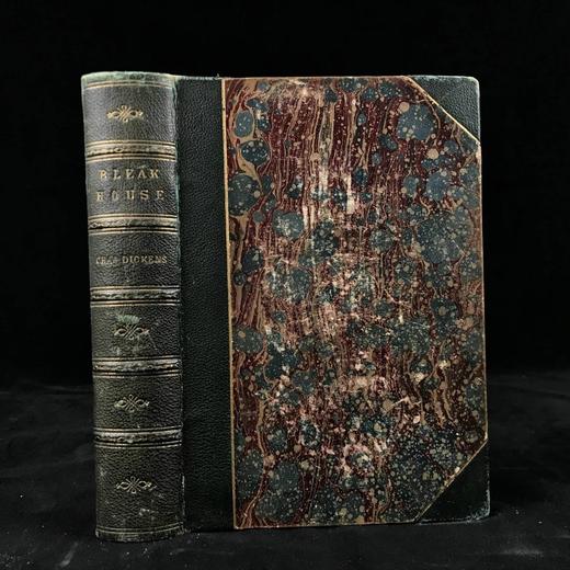 约19世纪后期 狄更斯《荒凉山庄》 8幅插图 真皮精装36开 商品图0