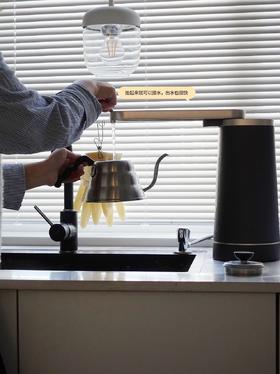 朋友说我家“三无”厨房啥都好！就缺台净水器