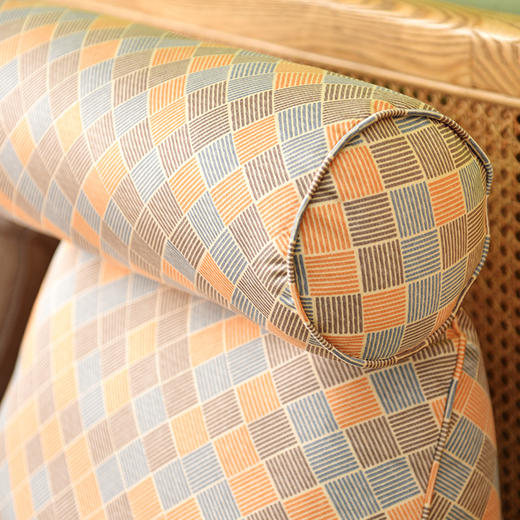 包豪斯棱形格纹系列护颈多功能抱抱枕 商品图1