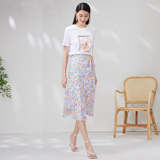 EITIE爱特爱夏季新款优雅温柔高腰显瘦印花中长款半身裙7006713 商品图3