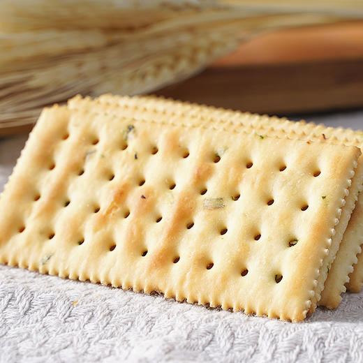 【酥酥脆脆有嚼感！香葱饼干零食休闲零食苏打饼干】轻薄咸香香酥松脆 好吃的零食苏打饼干咸味健康 商品图5