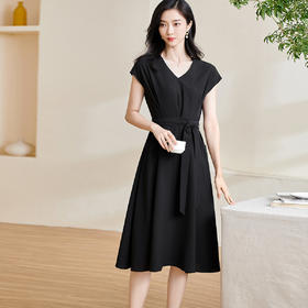 剩S 米思阳2025夏季新款优雅气质A字大摆赫本小黑裙收腰连衣裙女1483