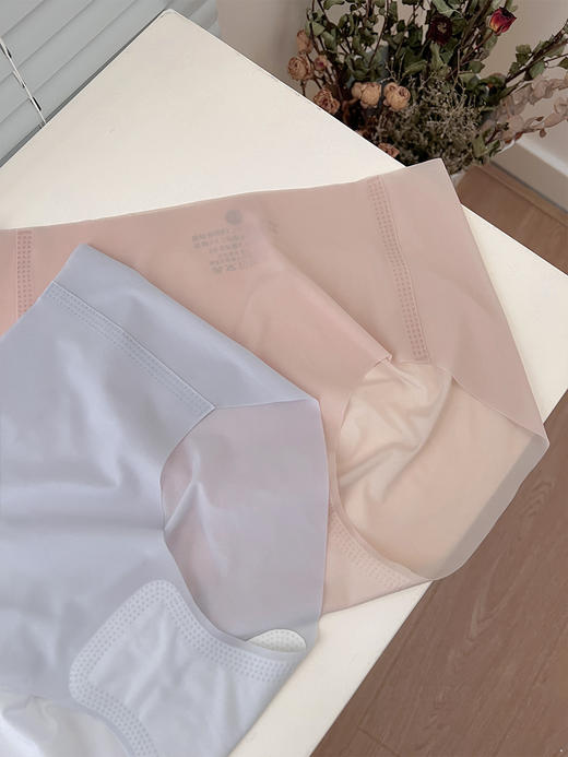 这是什么神仙内裤，三条【敲薄一片式，和屁屁融为一体，上身无痕】“冰冻荔枝”冰丝内裤面膜裤女士性感无痕夏季薄款不夹PP裸感中腰三角裤 商品图3
