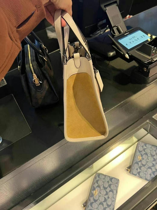 🇺🇸美国直邮1799包邮！🌹coach最新款Filed 22 tote托特包 商品图1