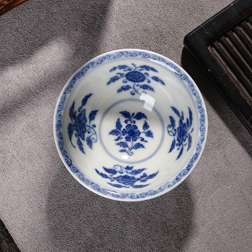青花柴窑花卉瑞果斗笠杯 商品图3