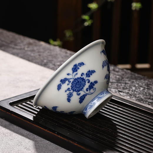 青花柴窑花卉瑞果斗笠杯 商品图2