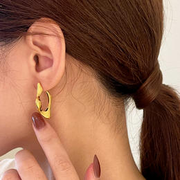 OKBA60259真金电镀欧美法式小众轻奢立体椭圆形不规则形钛针耳钉耳饰