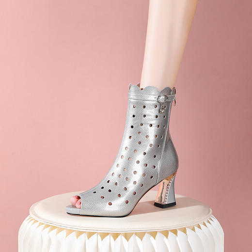 个性百搭，洞洞露趾短筒高跟凉靴YSML-A101-250 商品图1