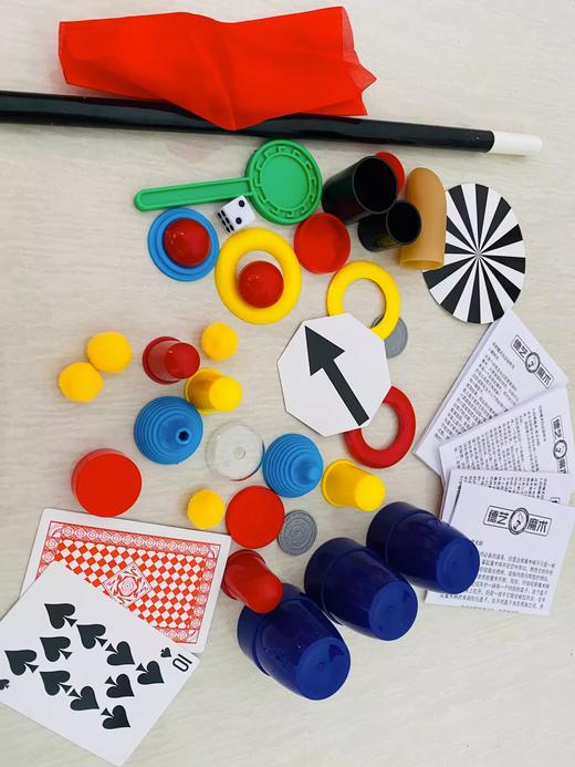 【我也当小魔术师了】45个道具13个魔术德艺儿童魔术礼盒魔术玩具道具套装礼盒教育互动玩具表演套装 商品图2