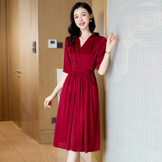 ASE-23055   V领气质时尚百搭优雅知性真丝连衣裙 商品图3