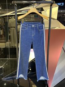 深蓝牛仔裤