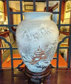 粉彩琼楼瑞雪赏瓶