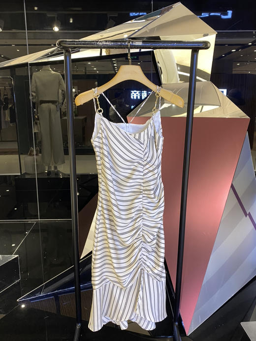条纹抽褶吊带连衣裙 商品图0