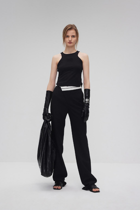 胸部结构线修身背心