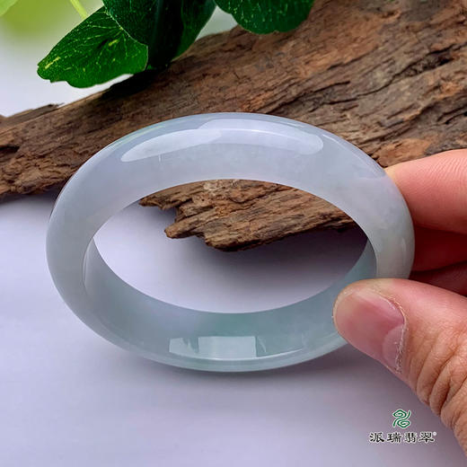 派瑞翡翠 翡翠手镯 糯种 浅绿 商品图2