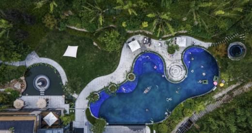 ★周末不加价★￥799起/2间夜！入住【安吉璞拉那度假酒店】山景房+双早，享户外泳池、爬山徒步，管家服务~ 群山环绕，翠竹掩映，宠物友好！另有山景双卧家庭房套餐~有效期至2025年12月31日 商品图2