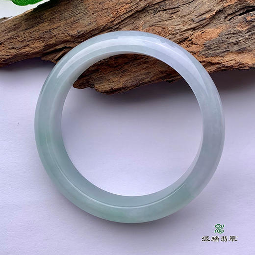 派瑞翡翠 翡翠手镯 糯种 浅绿 商品图3