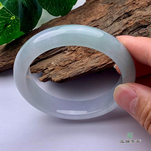 派瑞翡翠 翡翠手镯 糯种 浅绿 商品图0