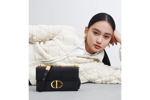 【欧洲专柜直邮】DIOR 迪奥 女士 30 MONTAIGNE EAST-WEST 黑色牛皮革链条手袋 M9334UHEL_M900 商品图5