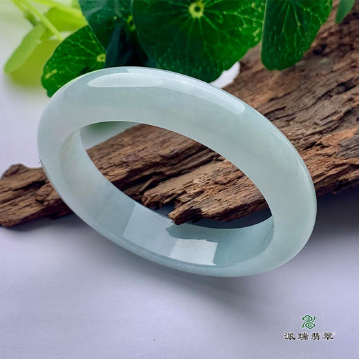 派瑞翡翠 翡翠手镯 糯种 浅绿 商品图0