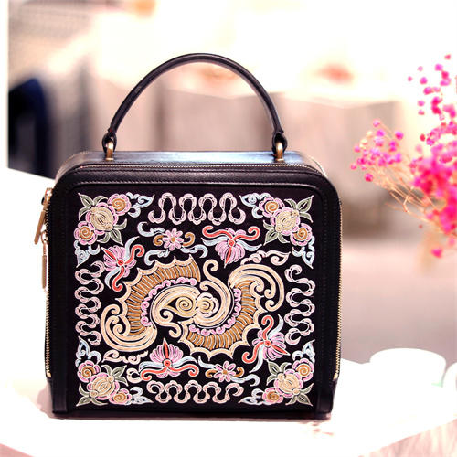 深山集市 马尾绣手提包 商品图1