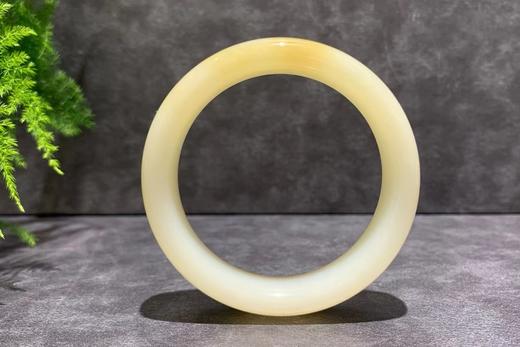 【御珠宫坊】糖羊脂白玉手镯57.5mm 商品图3