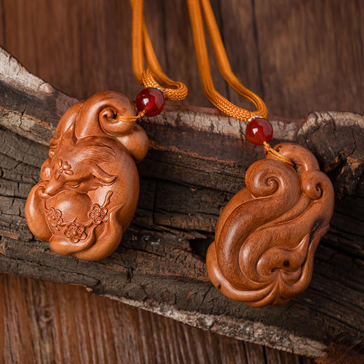 天然雷击枣木九尾狐人缘感情立体手把件挂坠手工木雕饰品 商品图1
