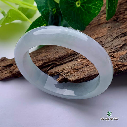 派瑞翡翠 翡翠手镯 糯种 浅绿 商品图0