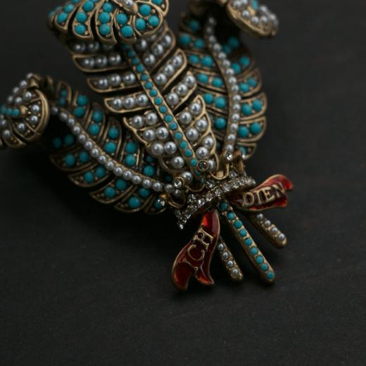 甄选·中古风【JOAN RIVERS】vintage胸针 重工中古风 英国皇室象征 威尔士亲王羽毛胸针 商品图1