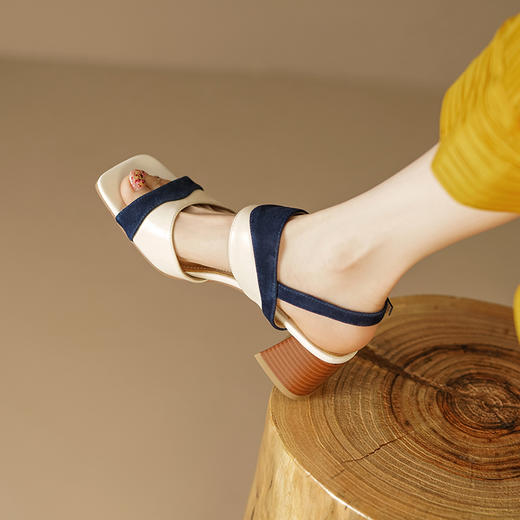 绝美优雅，法式拼色粗跟露趾凉鞋LCC-C9193 商品图0