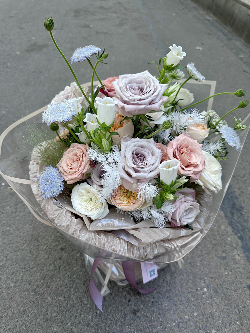 曼塔卡布混搭圆形手打花束 带手提袋