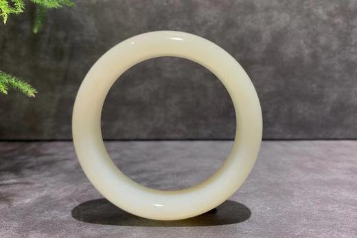 【御珠宫坊】糖羊脂白玉手镯56.5mm 商品图4
